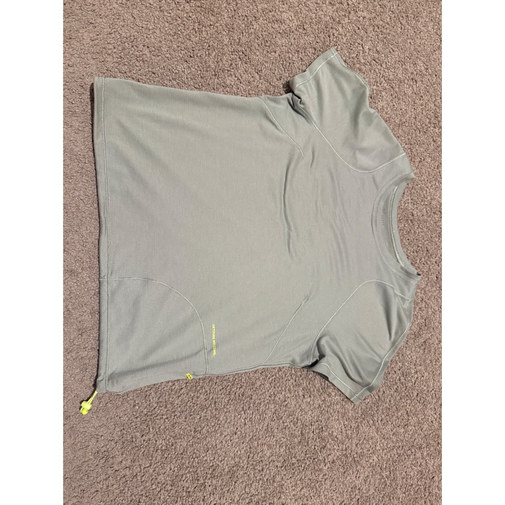 Lululemon Lightweight Cinched Hem Hiking T-Shirt